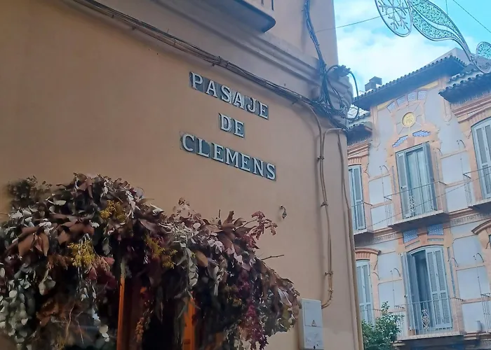 Picasso's Neighbor Апартаменты Малага